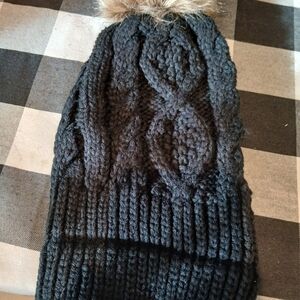 Cozy Black Knit Beanie with Faux Fur Pom